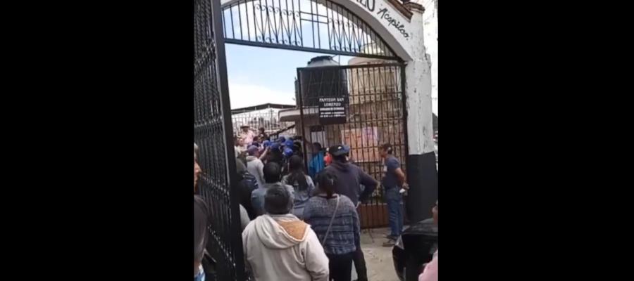 Se enfrentan pobladores en panteón de Cuajimalpa, CDMX; hay 14 heridos