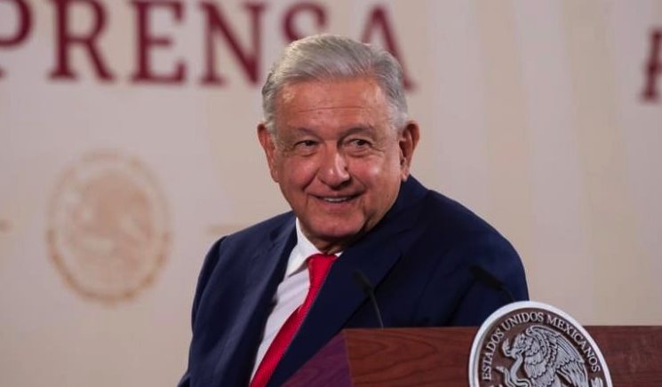 Sueldo de AMLO rebasa los 405 mil pesos mensuales, según Latinus