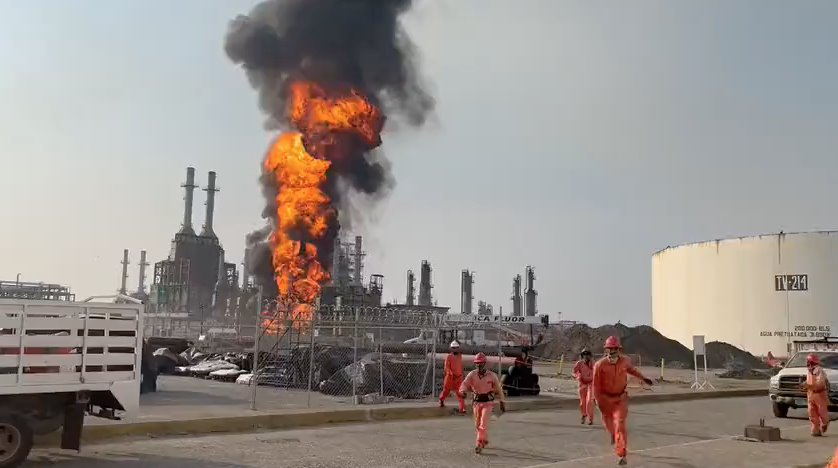 Se registra incendio en la refinería de Salina Cruz, Oaxaca