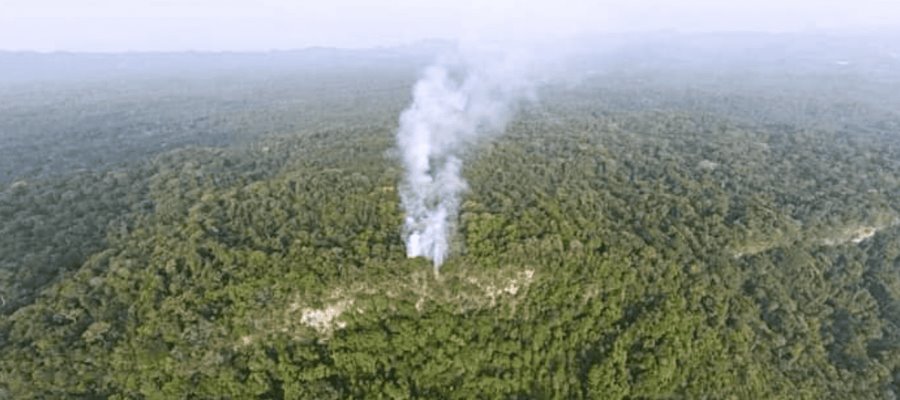 IPCET aclara que fumarolas en cerro de Macuspana es incendio forestal y ya se atiende