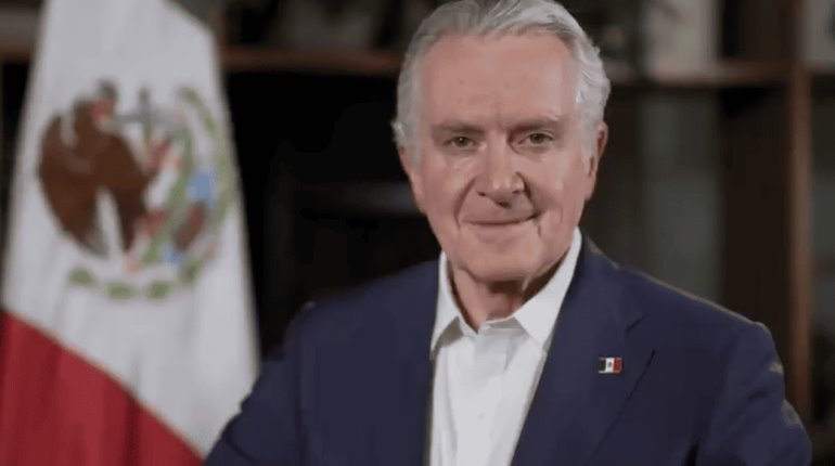 Asegura Creel que AMLO lo ataca por su color de piel y ojos