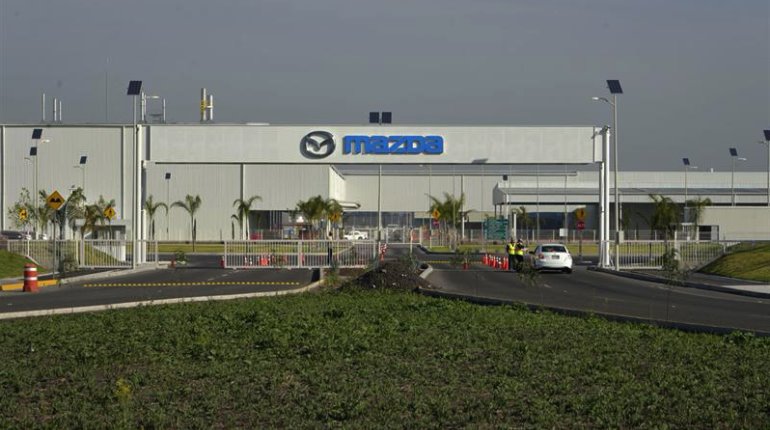 Paralizan obreros planta de Mazda en Guanajuato por solicitud de reembolso de utilidades