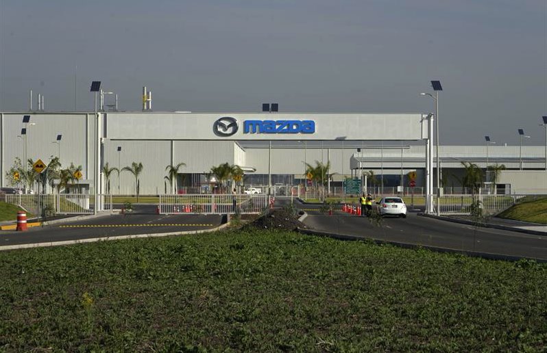 Paralizan obreros planta de Mazda en Guanajuato por solicitud de reembolso de utilidades