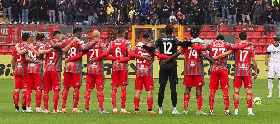 Johan Vásquez desciende de la Serie A con el Cremonese