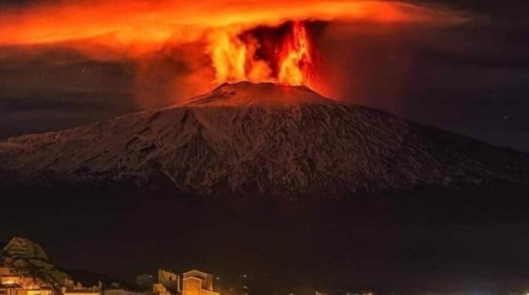 Monte Etna, el volcán más activo de Europa entra en erupción; suspenden vuelos