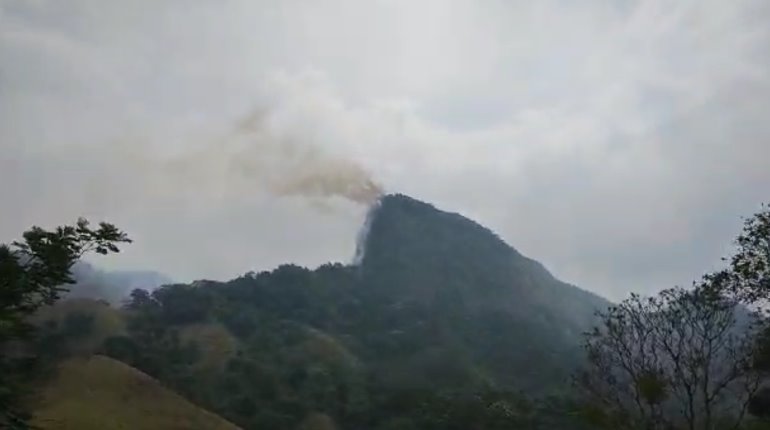 Registran Incendio en las inmediaciones de la reserva ecológica de Agua Selva, Huimanguillo