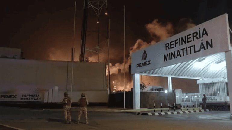 Se registra fuerte incendio en refinería de Minatitlán