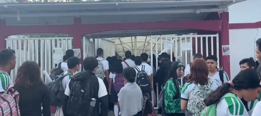 Protestan estudiantes del Cecyte 7; logran retiro de concesión a cafetería