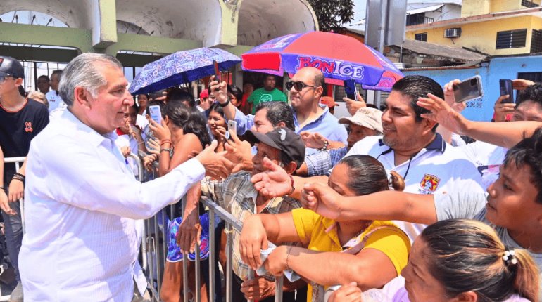 Chanti Pulido, niño teapaneco dedica canción a Adán Augusto durante visita a Tabasco