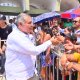 Chanti Pulido, niño teapaneco dedica canción a Adán Augusto durante visita a Tabasco