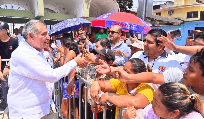 Chanti Pulido, niño teapaneco dedica canción a Adán Augusto durante visita a Tabasco