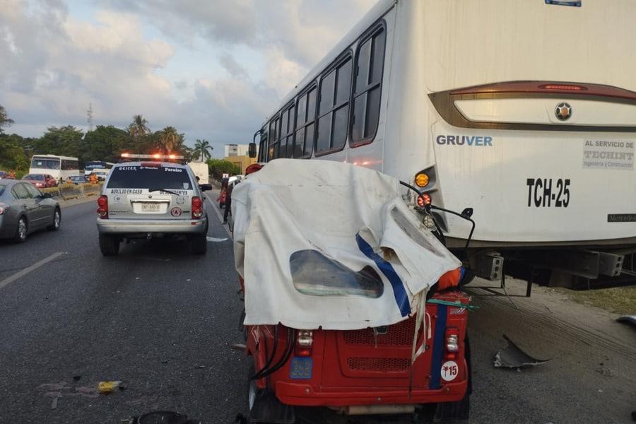 Mueren 2 hombres tras fuerte accidente en Paraíso