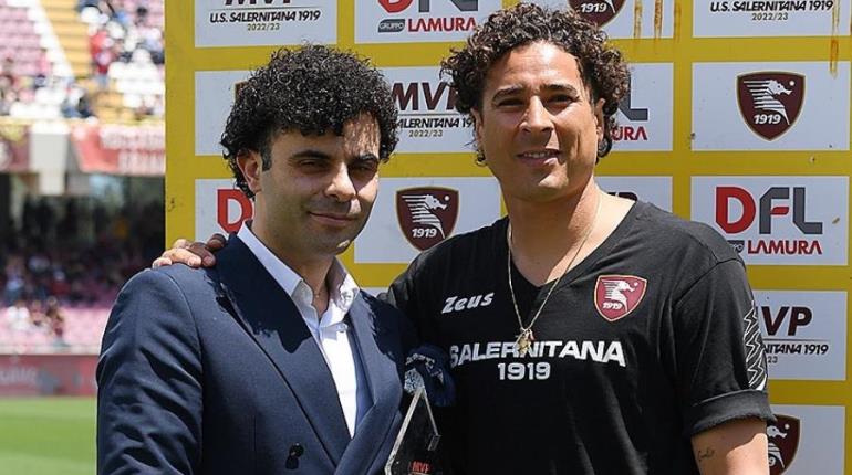 "Memo" Ochoa es premiado como MVP de la temporada con el Salernitana