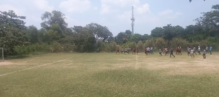 Niños quedan en medio de pelea en cancha de Asunción Castellanos