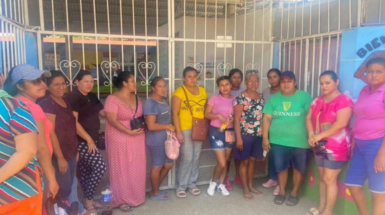 Toman padres de familia kínder en Gaviotas, piden destitución de intendente