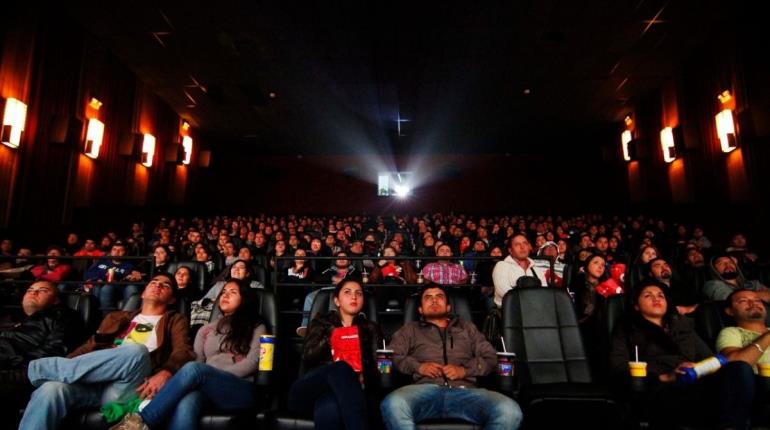 Investigan presunta "mano negra" en cines de México