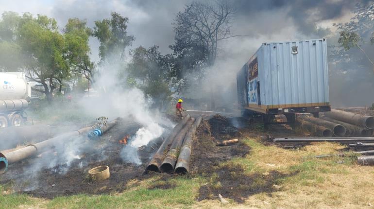 Se incendia almacén de CEAS en Centro; fue controlado con 40 mil litros de agua