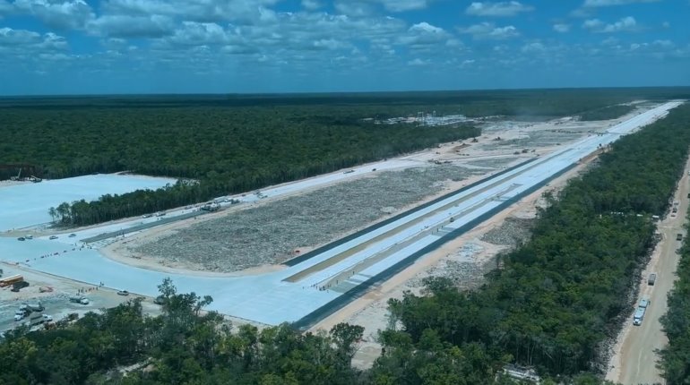 Supervisa AMLO construcción del Aeropuerto Internacional Felipe Carrillo Puerto