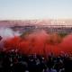 Cae aficionado de gradas en el Monumental en partido de River y muere