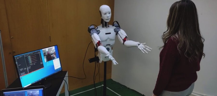 Construyen egresados del Politécnico robot para terapia de autismo infantil