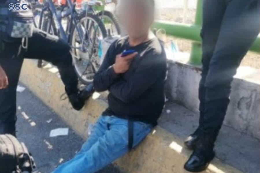 Policías de CDMX rescatan a hombre que pretendía suicidarse