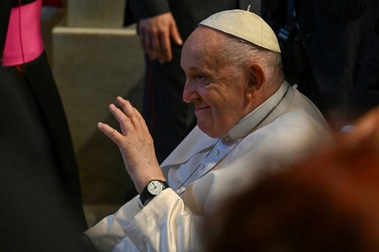 Papa Francisco descansó bien durante la noche y continúa su recuperación: Valentina Alazraki