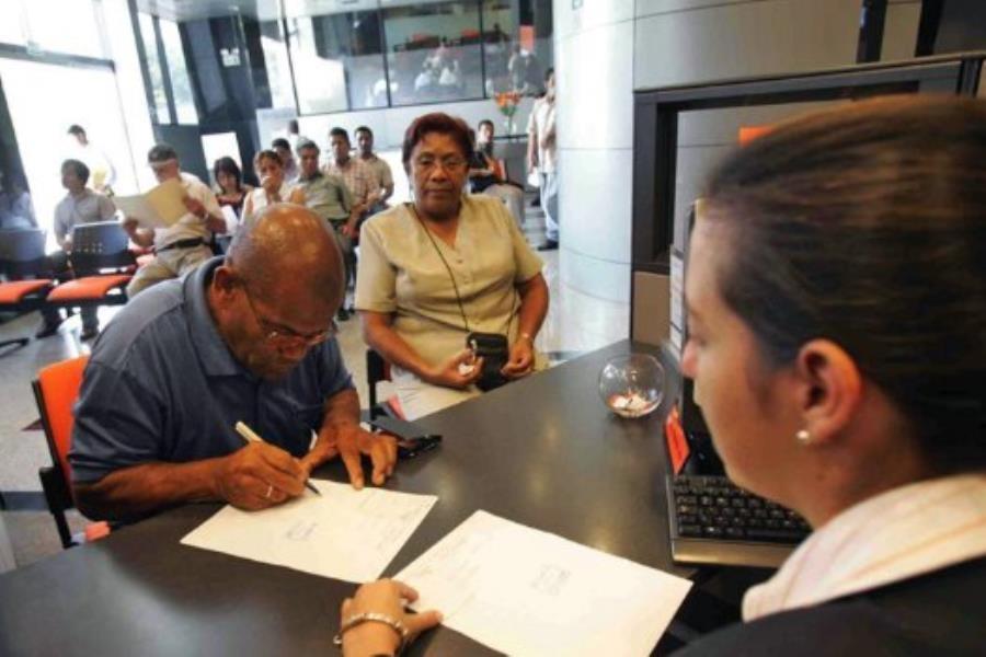 Analiza AMLO enviar al Congreso iniciativa en materia de pensiones