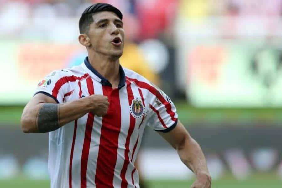 Alan Pulido cerca de regresar a Chivas, según reportes