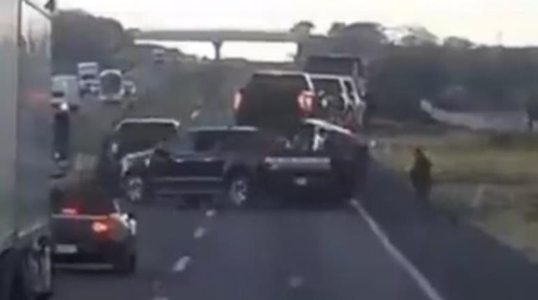 Crimen organizado saquea unidad "nodriza" de camionetas de lujo en carretera León-Aguascalientes