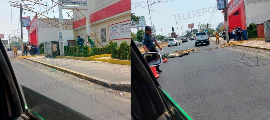 Cae obrero de andamio de 10 metros y muere sobre Av. Universidad