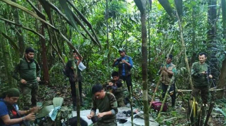 Localizan con vida a 4 niños perdidos en selva de Colombia tras accidente aéreo