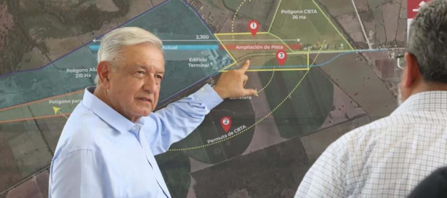 AMLO supervisa obras y come en fonda de San Luis Potosí