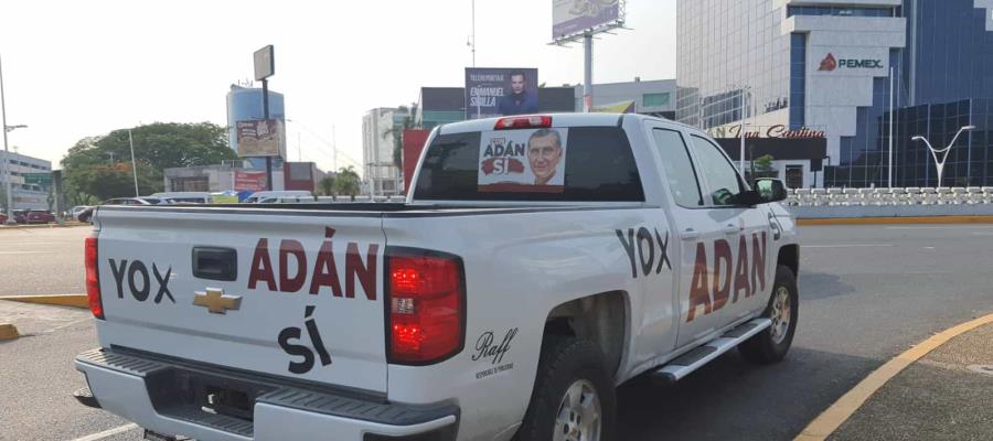 ¡Desatada la promoción de "corcholatas"! Ahora circula en Villahermosa camioneta en apoyo a Adán Augusto