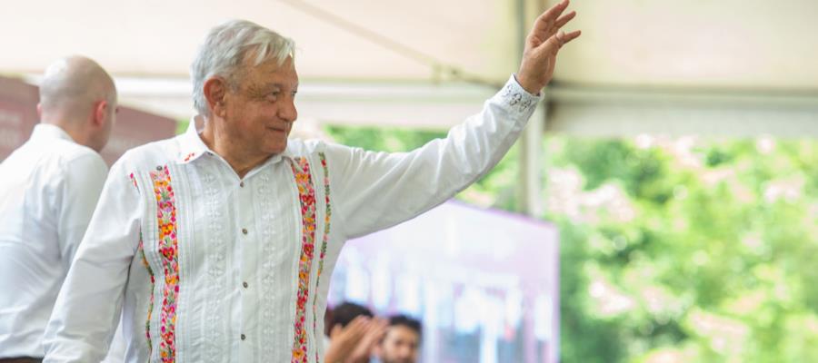 Recomienda AMLO a sus "corcholatas"; asegura que apoyará a quien gane la encuesta