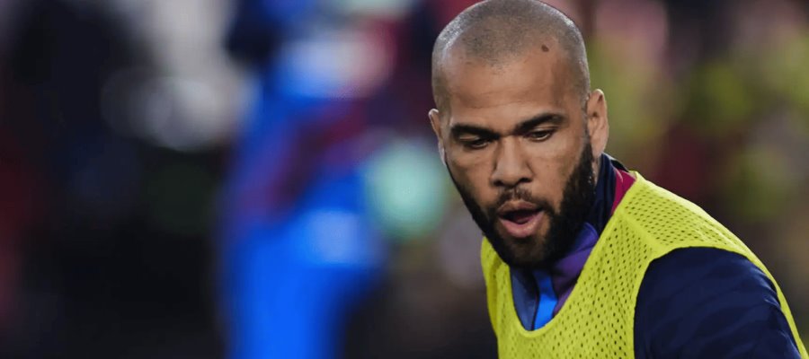 No dan libertad a Dani Alves: ´hay riesgo de fuga´