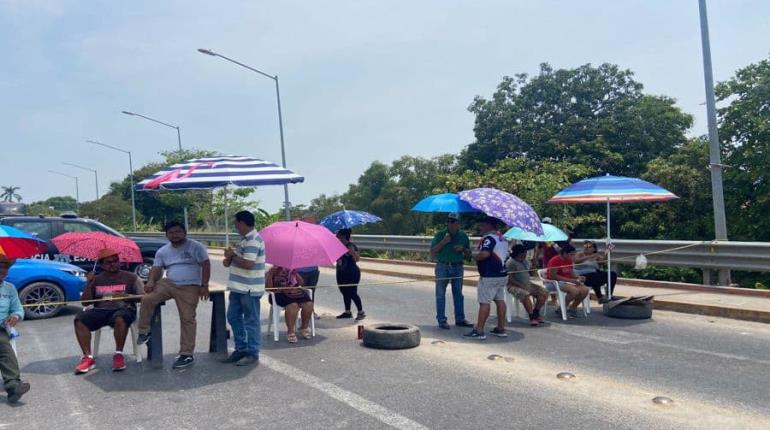 Cierran por 8 horas carretera a Luis Gil Pérez pidiendo pavimentación de calles