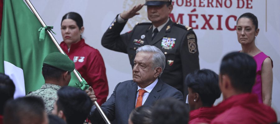 Abandera AMLO a delegación mexicana para Juegos Centroamericanos y del Caribe 2023