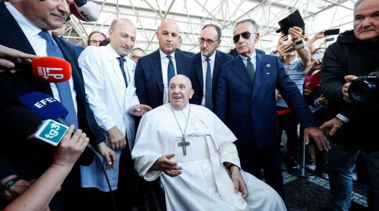 Papa Francisco es dado de alta luego de la cirugía a la que fue sometido