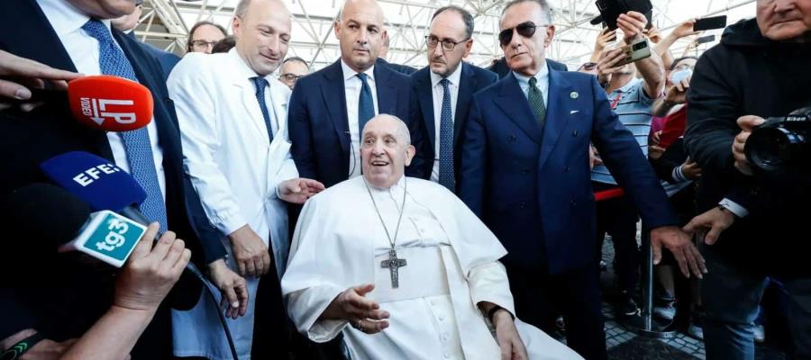 Papa Francisco es dado de alta luego de la cirugía a la que fue sometido