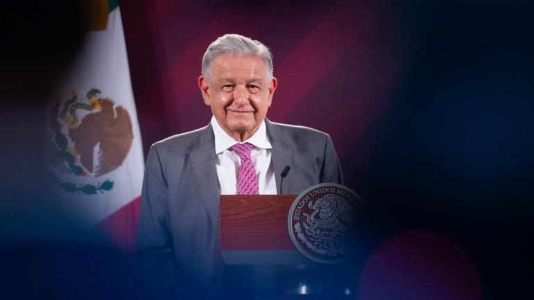 Felicita AMLO a papás de México por el Día del Padre