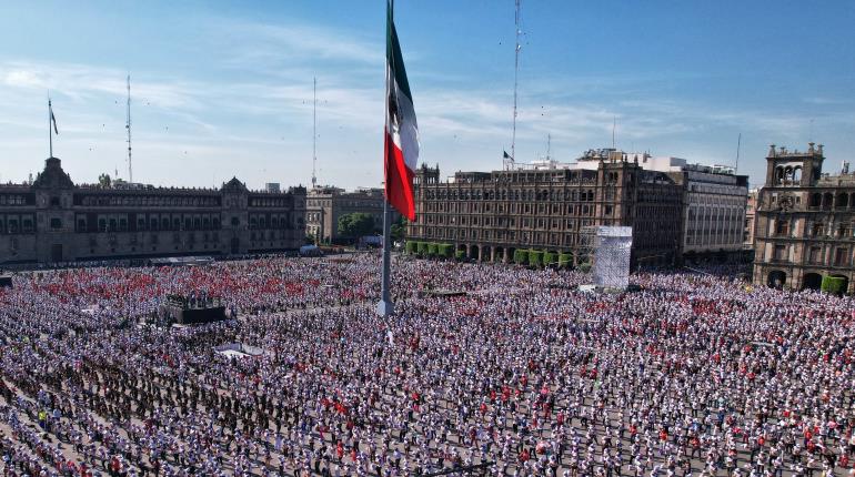 Rompe récord CDMX con 30 mil participantes en Clase Masiva de Box en el Zócalo