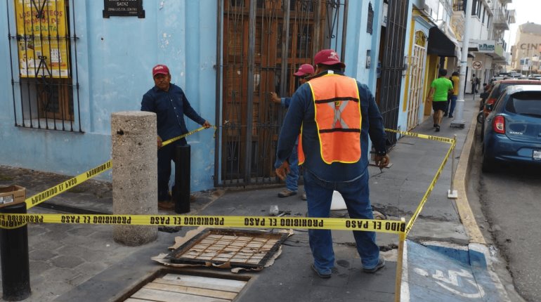 Rehabilitan y sustituyen tapas de registro, rejillas, piso y basureros en Zona Luz