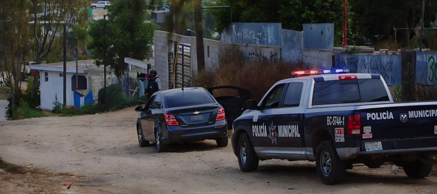 En Tijuana, hombre asesina a su hija y lesiona a su esposa mientras iban en su automóvil