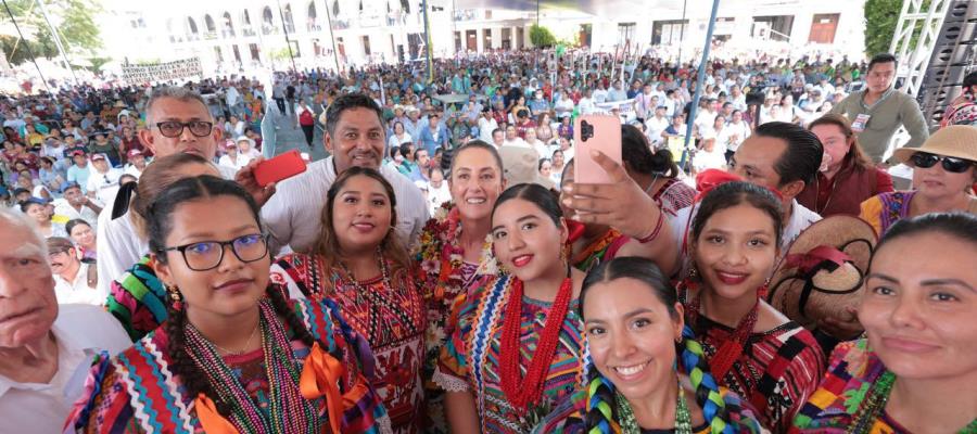 Mujeres podemos ser presidentas dice Sheinbaum en inicio de gira por Oaxaca