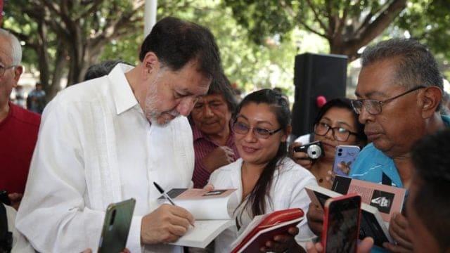 Pide Noroña a simpatizantes y petistas que pongan cartulinas de apoyo en sus ventanas