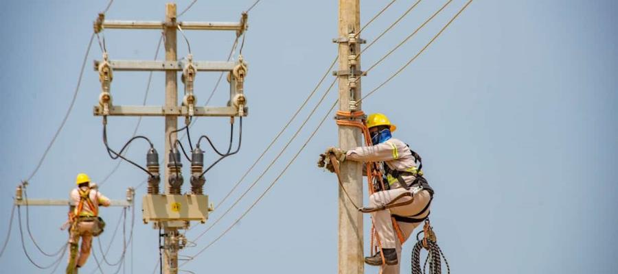 Pese a ola de calor, "nadie se va a quedar sin luz", asegura gobierno