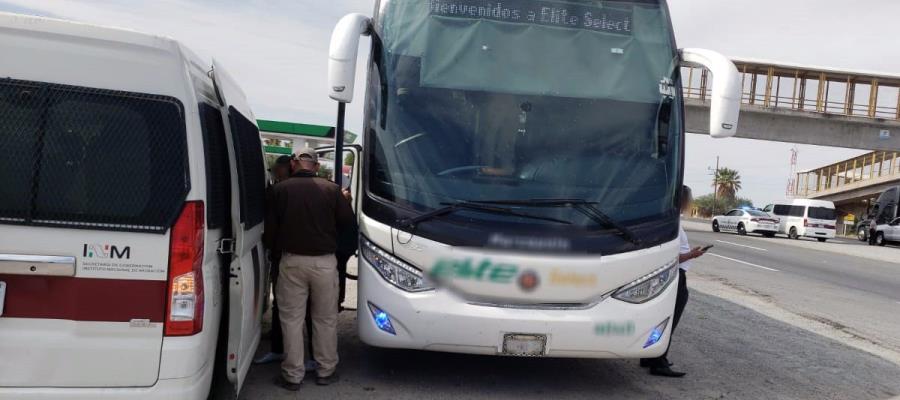 Localizan a casi 200 migrantes en autobuses en Sonora