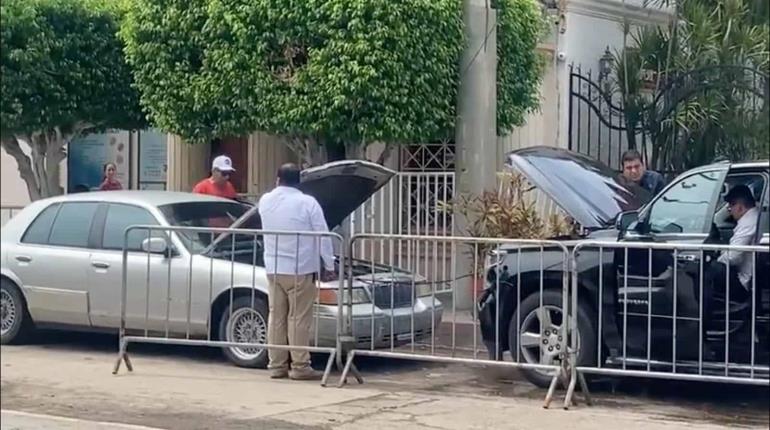 Camioneta de Obrador se queda sin batería en Oaxaca 