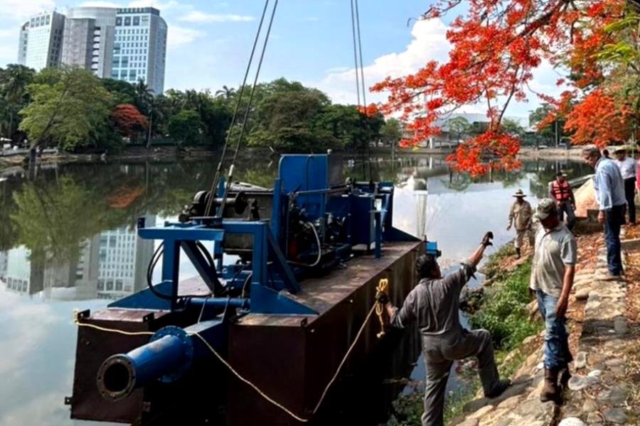 Llega draga al Vaso Cencali previo al inicio del desazolve en laguna Las Ilusiones