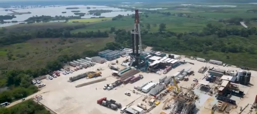 Reporta Pemex problema en pozo Tupilco de Comalcalco que interrumpió el flujo de petróleo